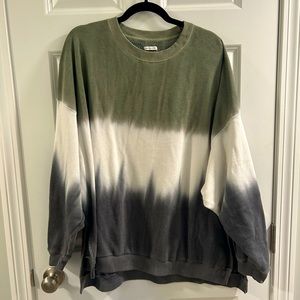 ahh-mazingly soft, jegging fit tie dye crewneck